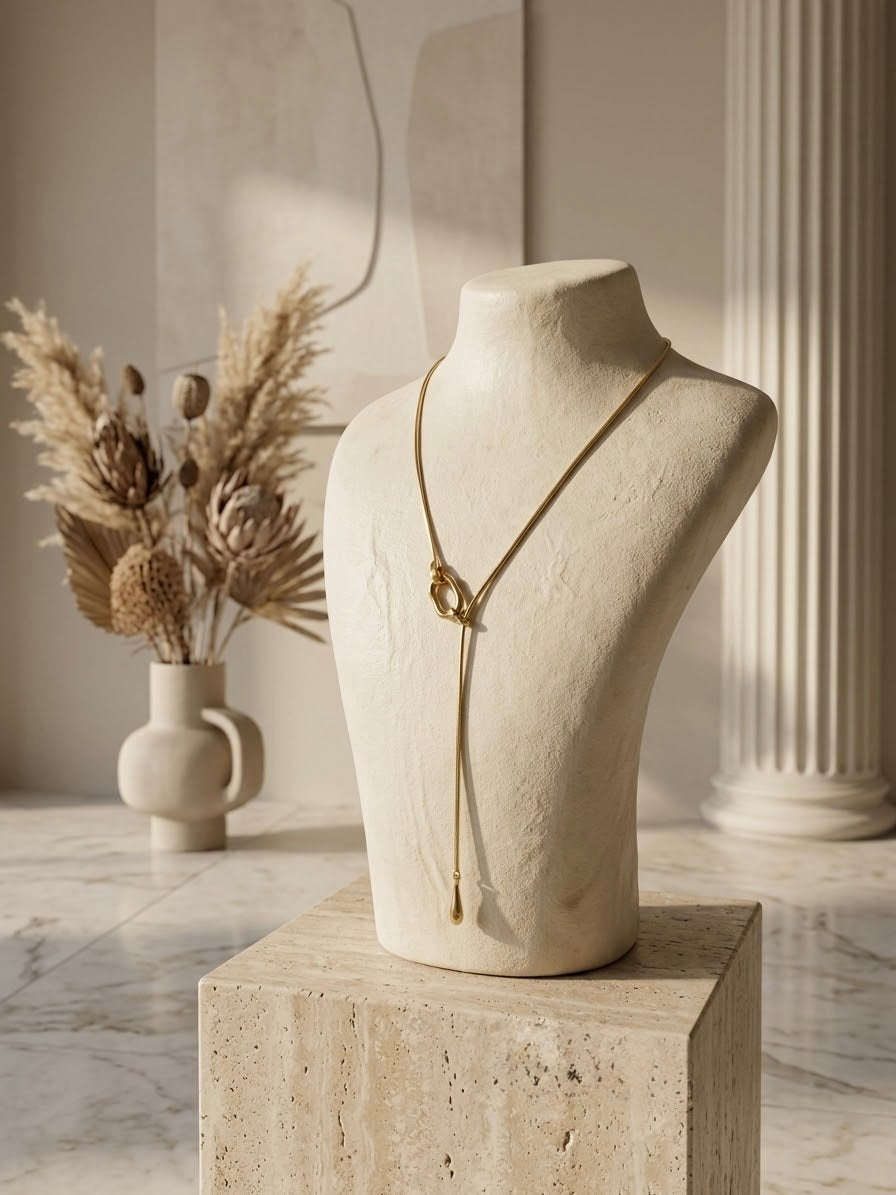 Collier Lila Sautoir en Acier Inoxydable Doré – L’Élégance Minimaliste