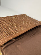 Pochette bohème tressée à sequins dorés